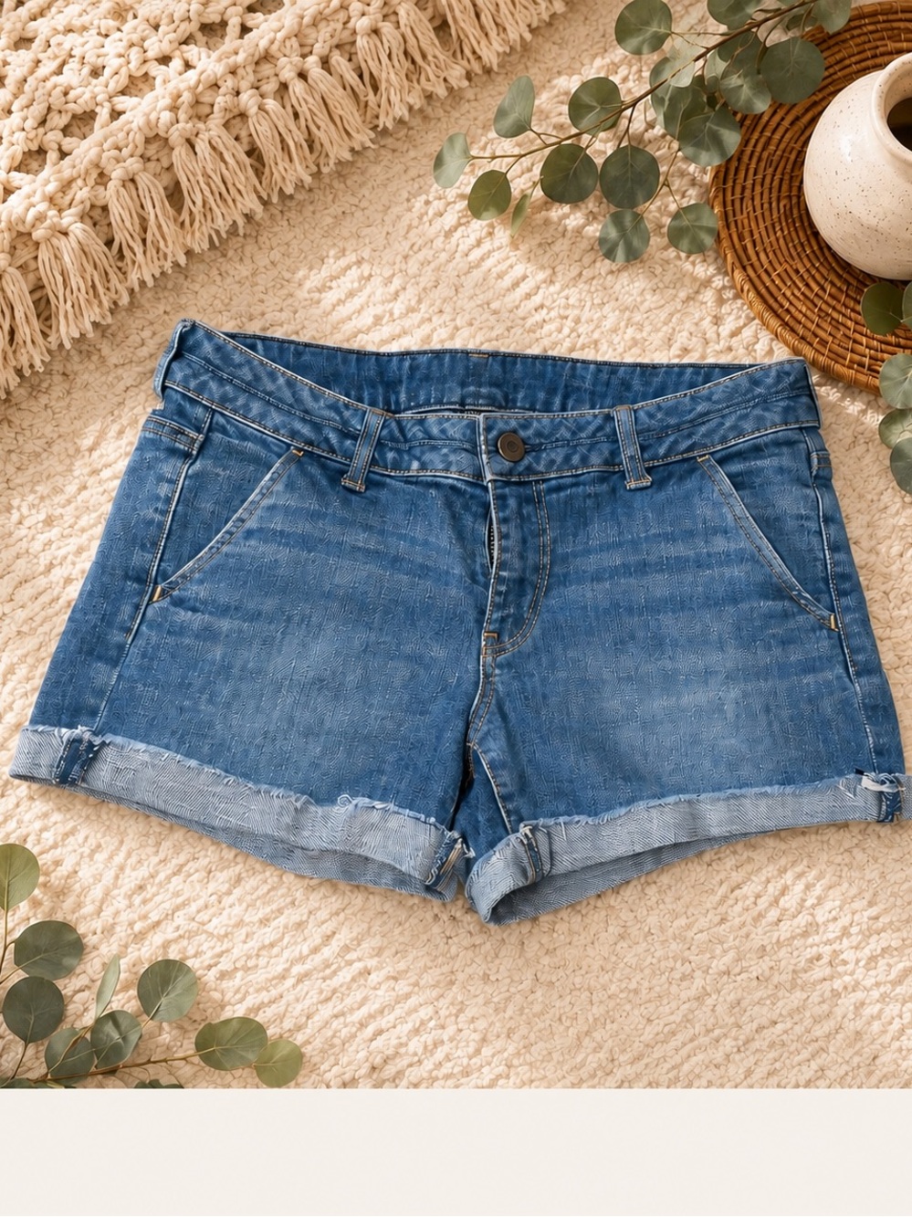 American Eagle Cuffed Denim Shorts – Size 12